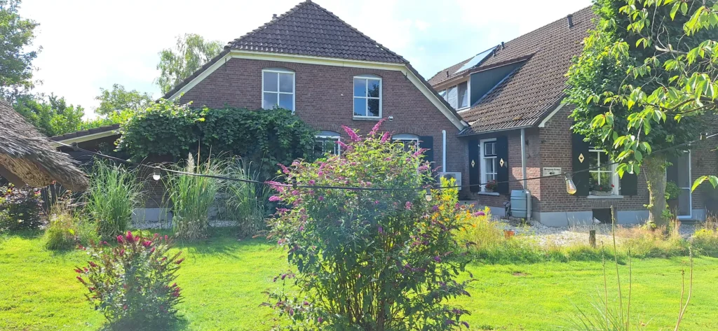 Natuurhuisje binnenstebuuten